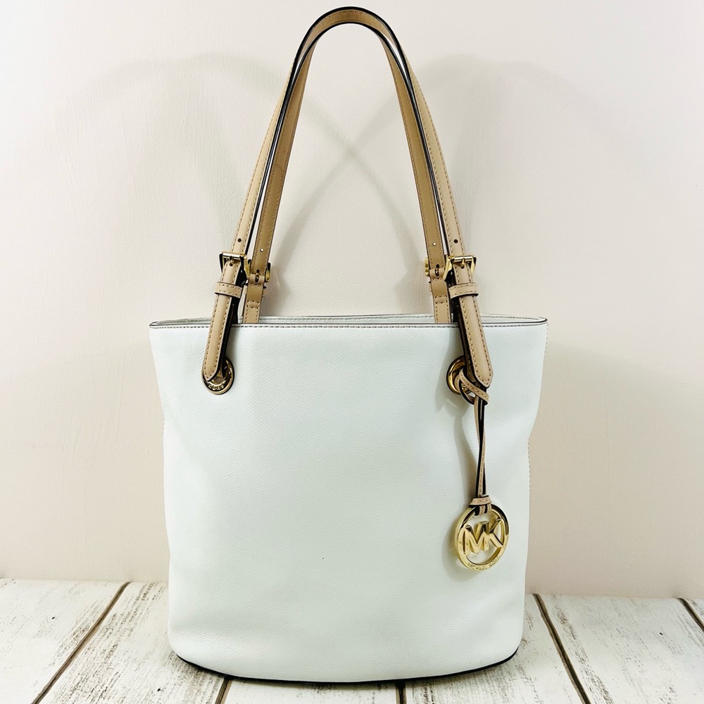 Michael Kors Jet Set Bucket Tote Bag - Picture 1 of 16